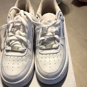 Nike Kids White Low-Top Leather Sneakers